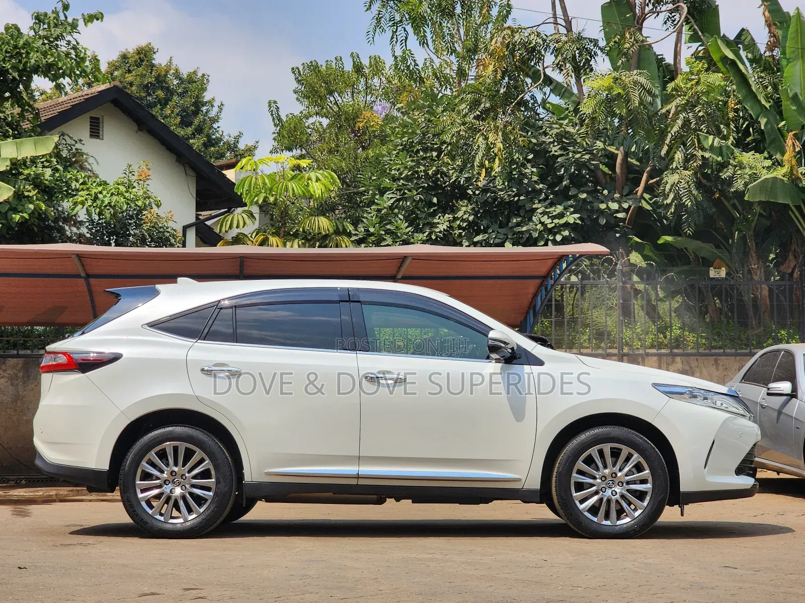 Toyota Harrier 2.0 2018 White