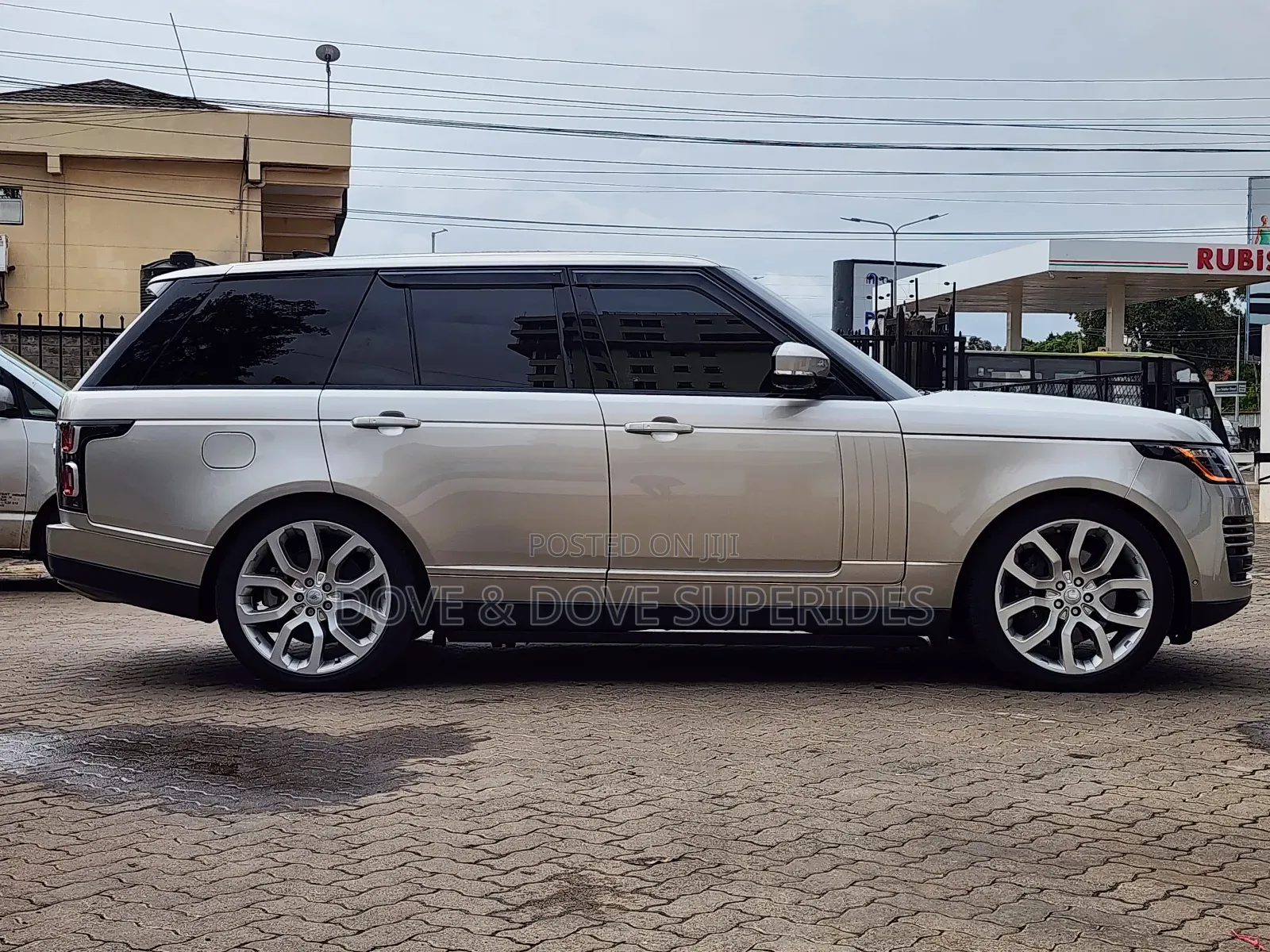 Land Rover Range Rover Vogue 2018 Gold