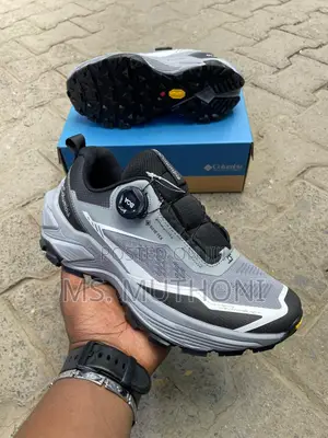 Columbia Boa X North Face Available  Sizes 40-44