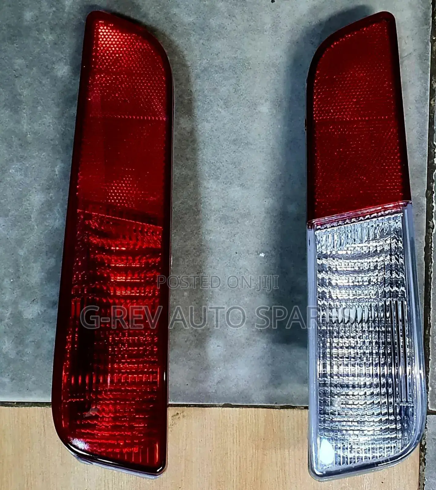 Mitsubishi Outlander 2012 Rear Bumper Reflector