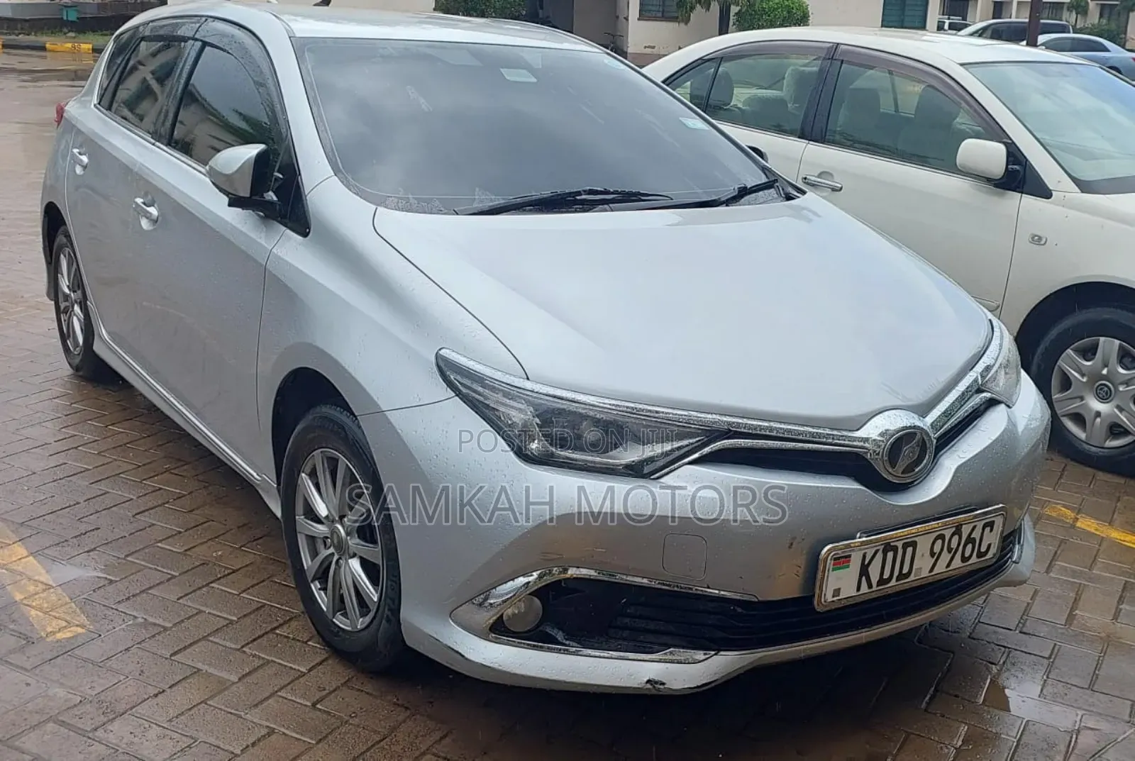 Toyota Auris 2016 Silver