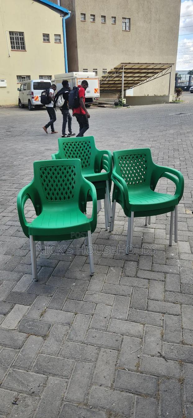 Plastic Chairs With Metallic Heavy Legs - main view