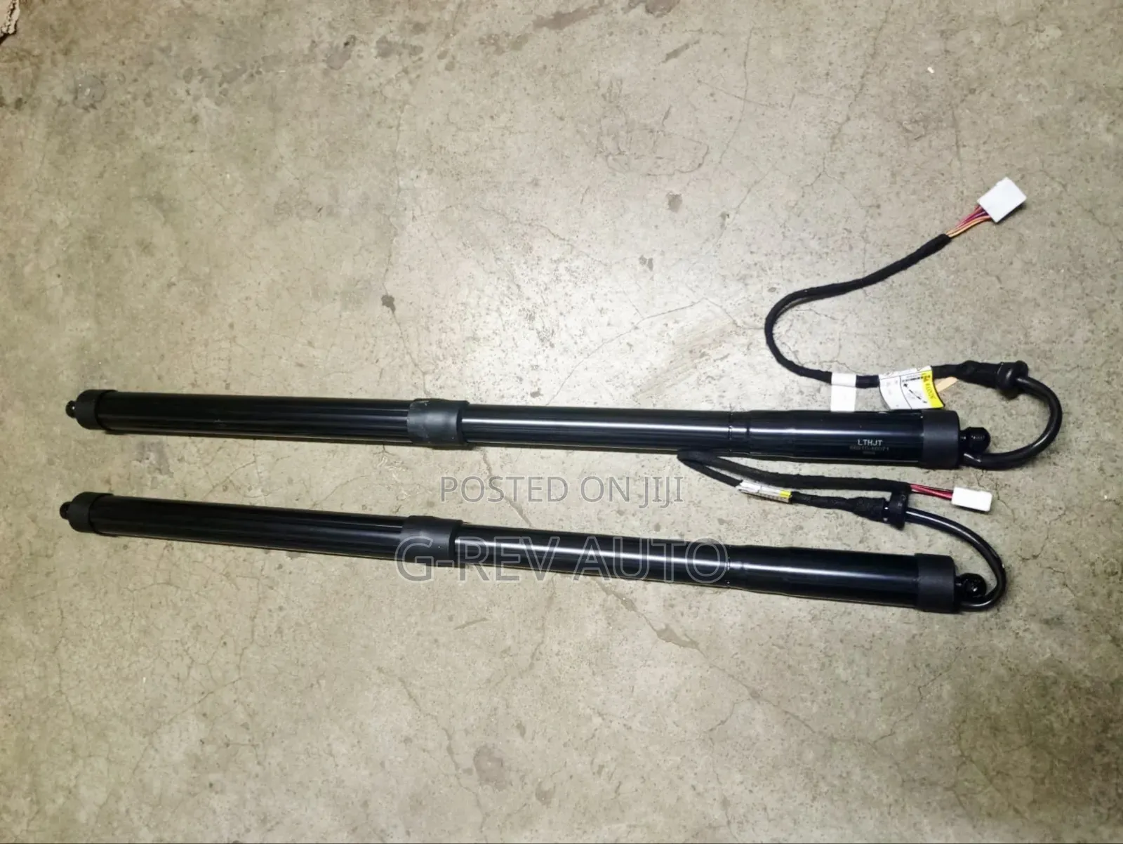 Toyota Rav4 2013-2021 Electric Boot Shocks.