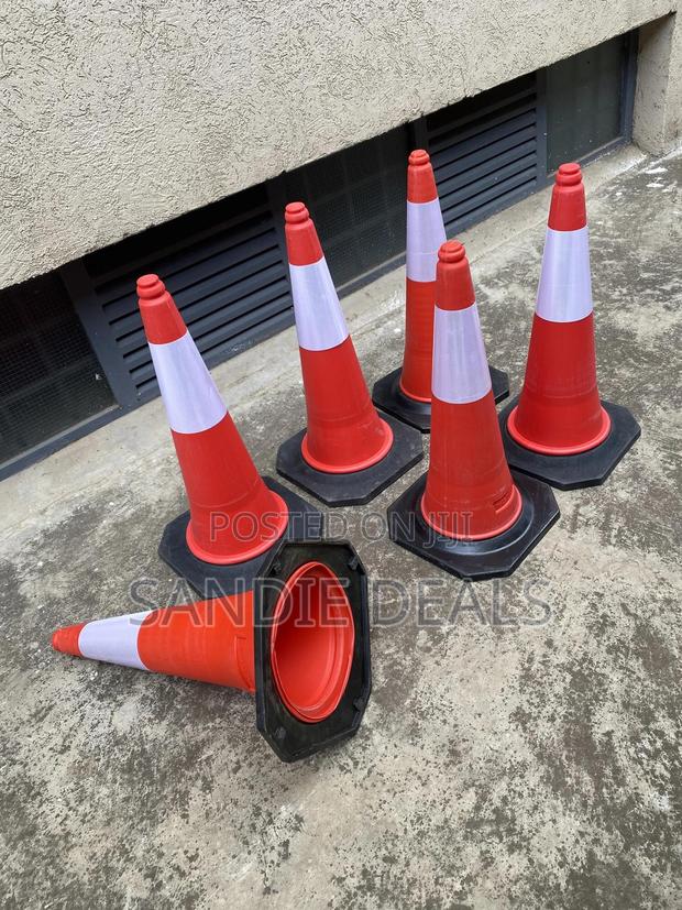 75cm Traffic Relfective Cones - thumbnail 3