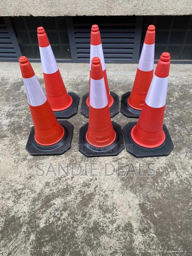 75cm Traffic Relfective Cones - main view