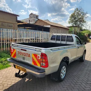 Toyota Hilux 2010 Silver