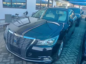 Toyota Crown 2018 Black