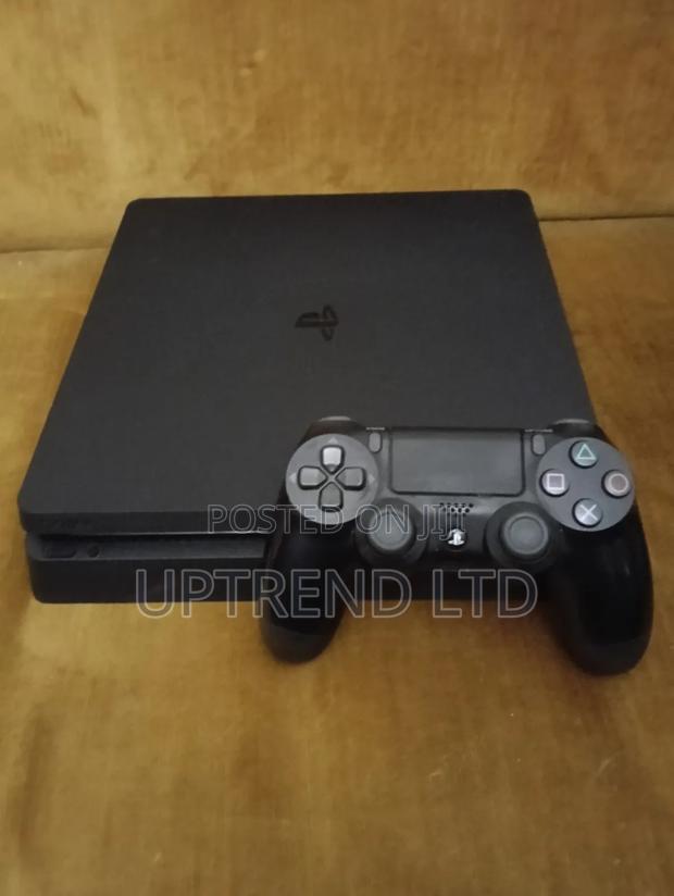 Sony Jet Black Playstation 4 Slim /Ps4 Slim 500gb Internal Storage