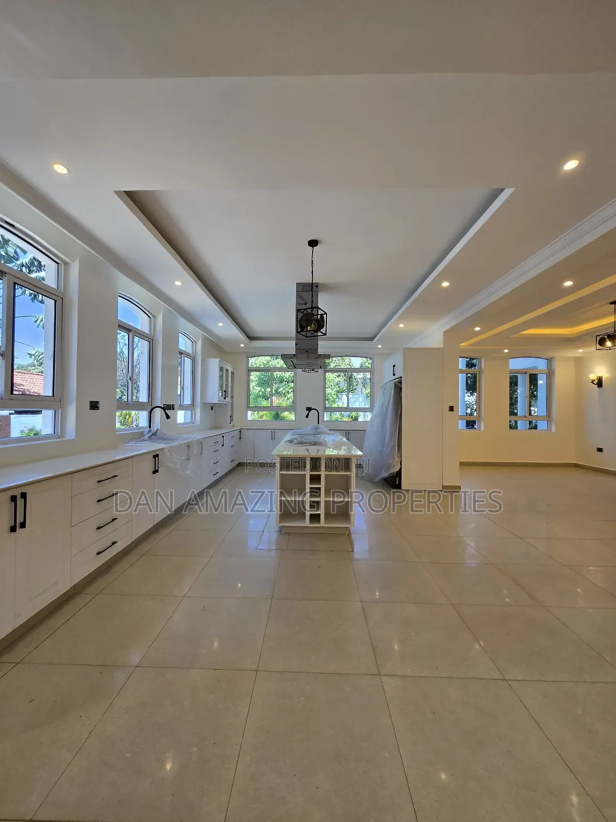 5bdrm Maisonette in Evergreen Plus Dsq, Runda for sale
