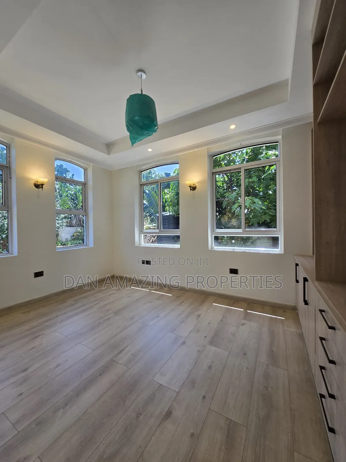 5bdrm Maisonette in Evergreen Plus Dsq, Runda for sale