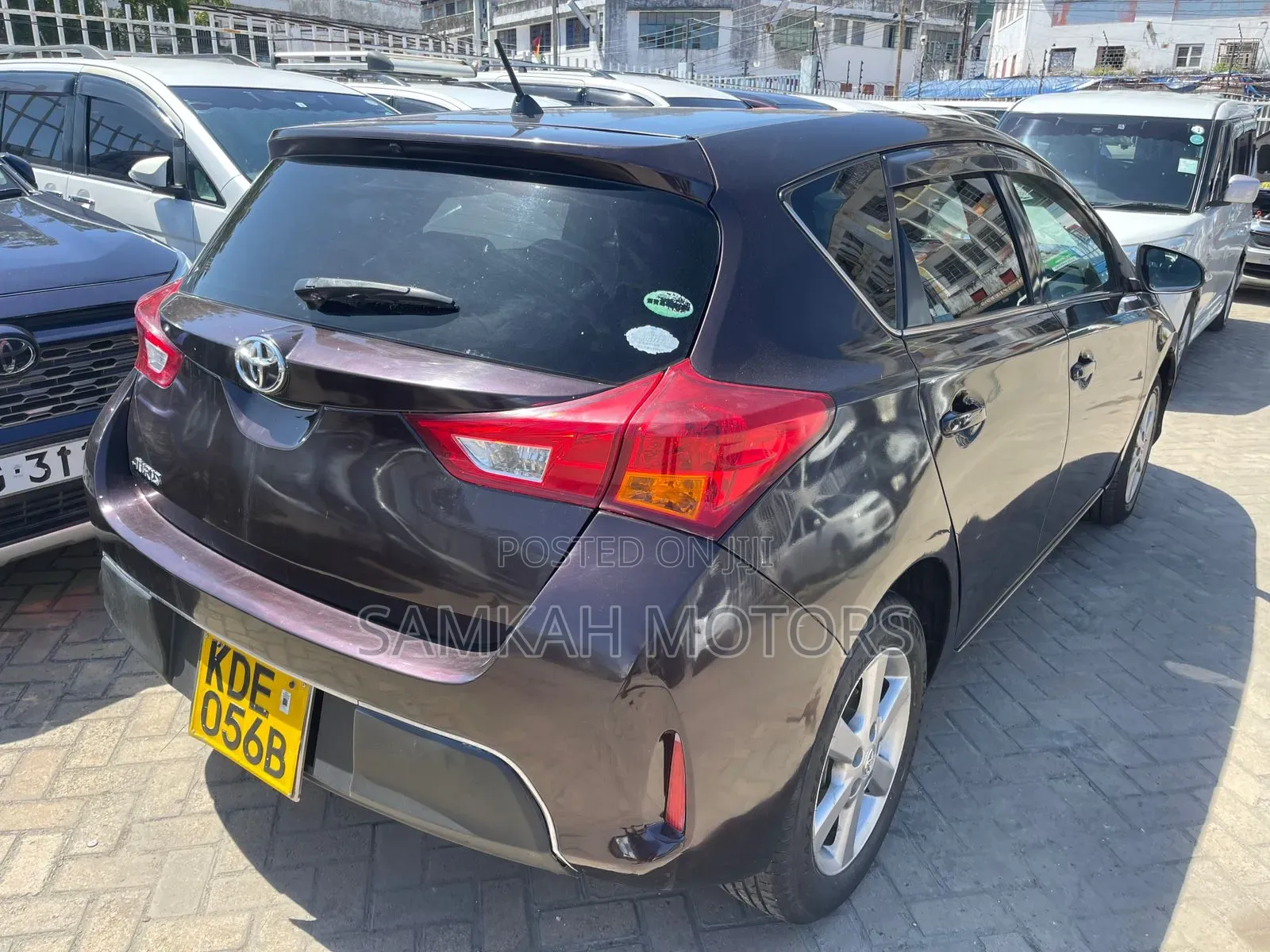 Toyota Auris 2014 Purple