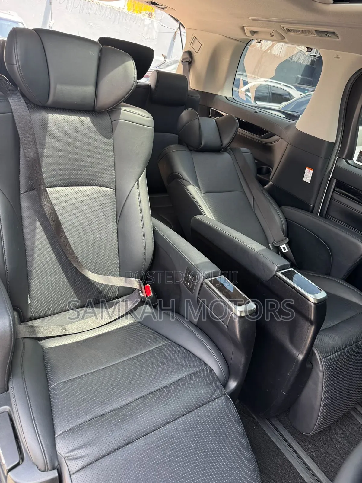 Toyota Alphard 2019 White