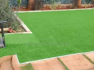 20mm Thickness Grass Carpet Available on Offer