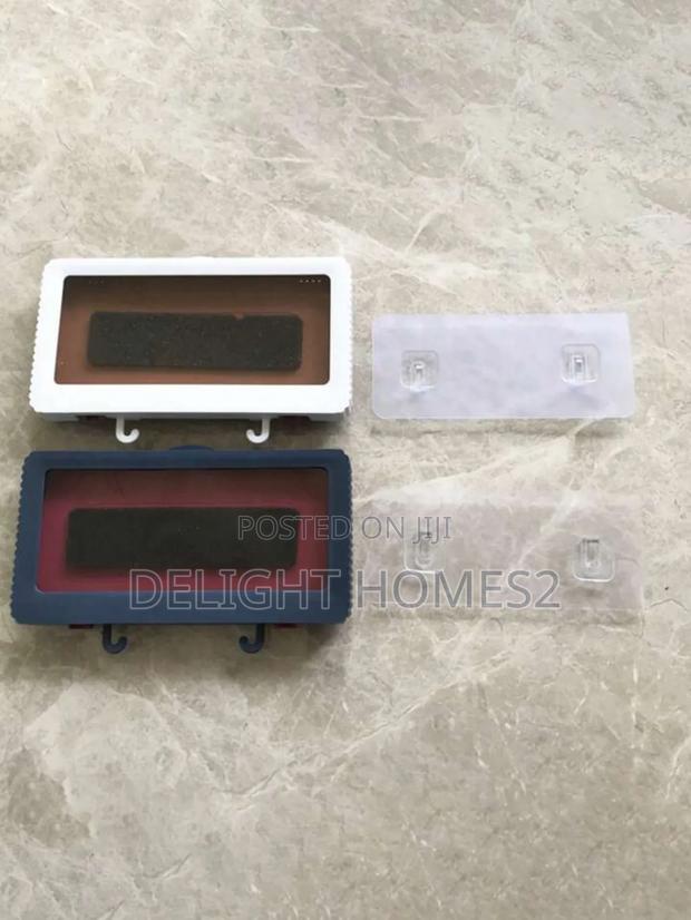 Magic Box for Phone in Shower_pa