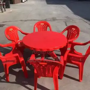 Outdoor Dining Set; 4-Seater Plastic Chairs With a Round Plastic Table