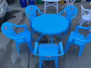 Outdoor Dining Set; 4-Seater Plastic Chairs With a Round Plastic Table