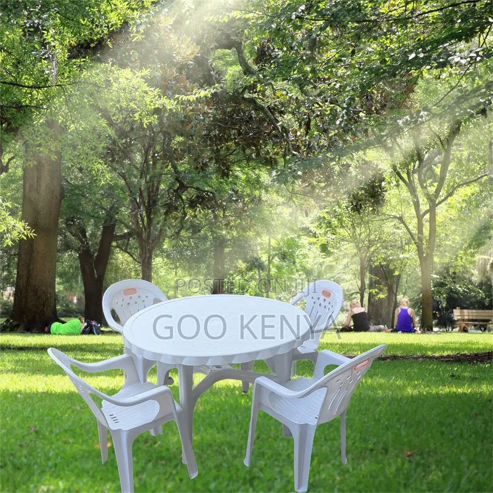 Outdoor Dining Set; 4-Seater Plastic Chairs With a Round Plastic Table
