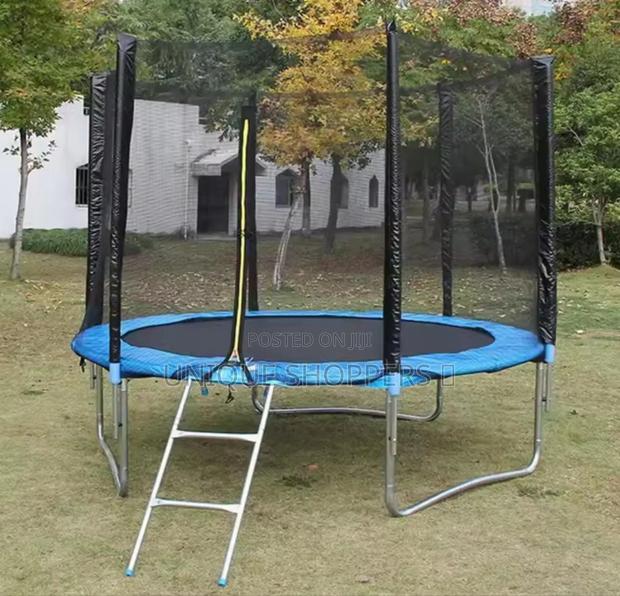 10 Ft Trampoline With Safety Enclosure Net - thumbnail 3