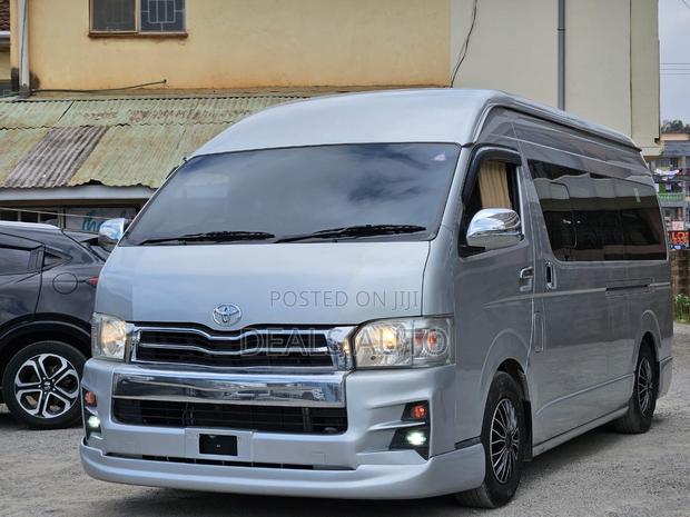 Toyota Grand HiAce 2018 Silver