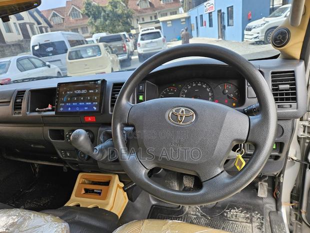 Toyota Grand HiAce 2018 Silver - thumbnail 8