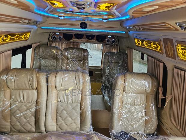 Toyota Grand HiAce 2018 Silver - thumbnail 7