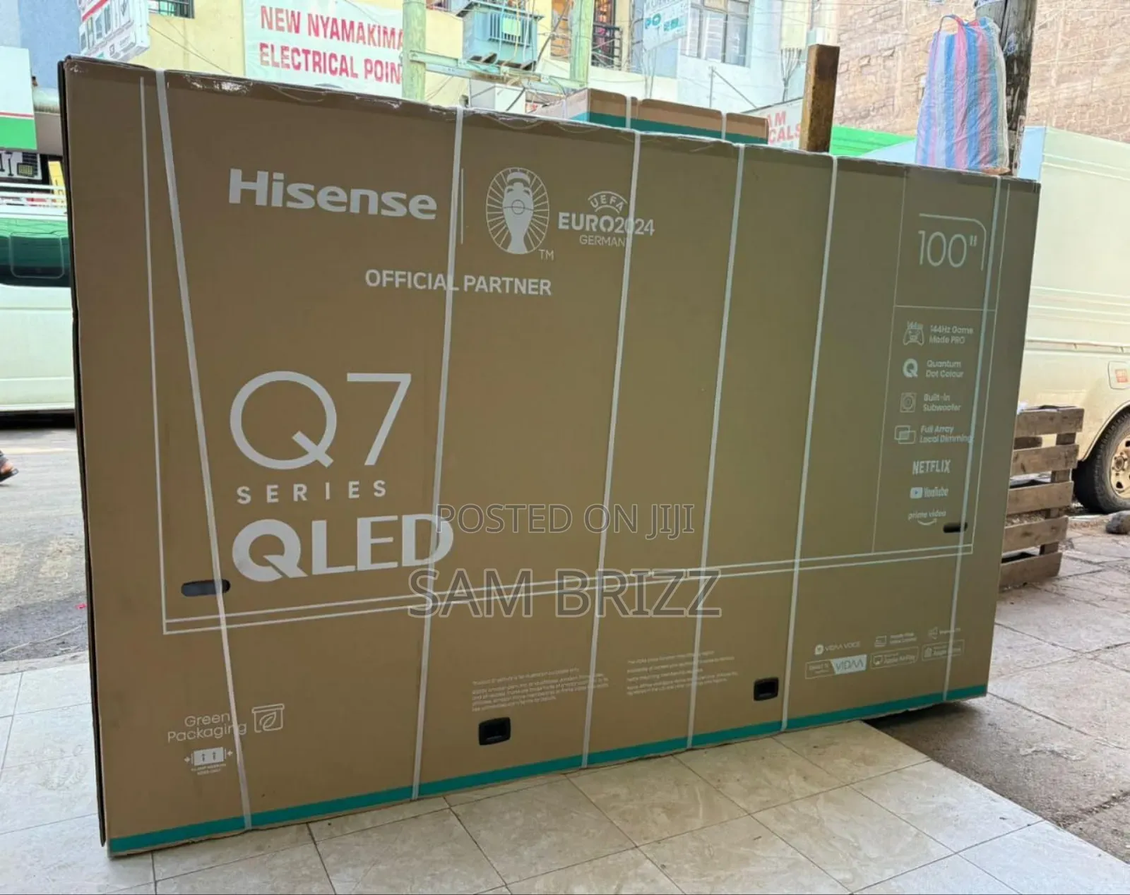 Hisense 100" Tv