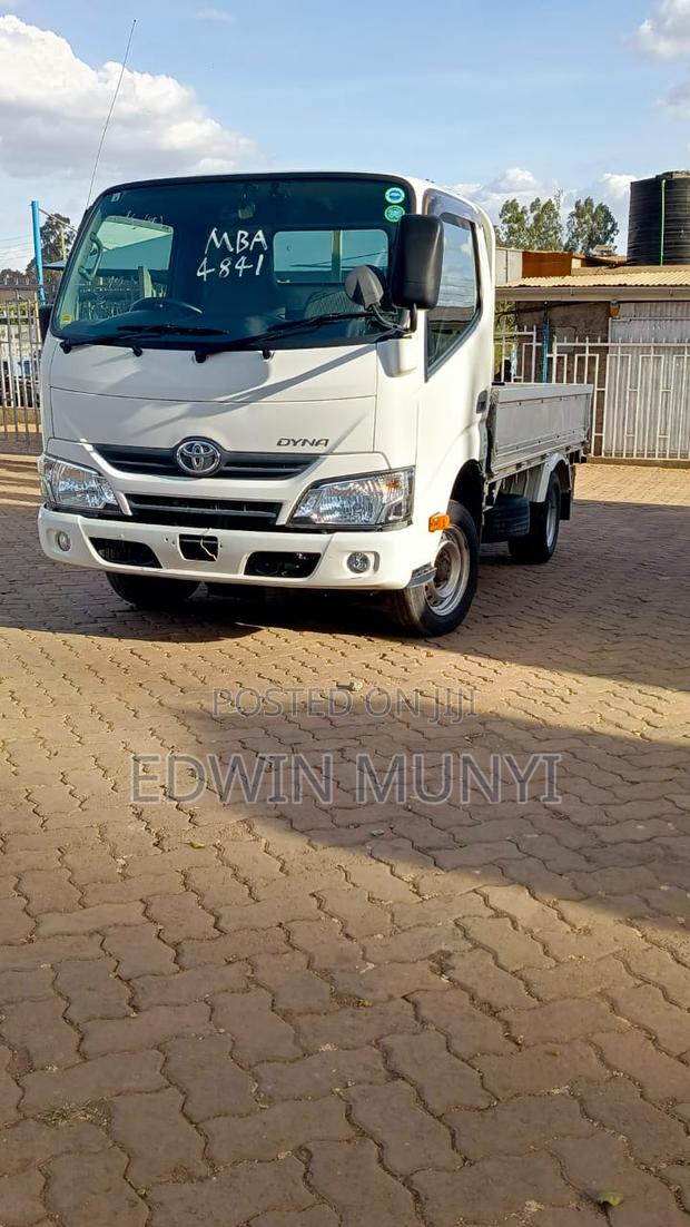 Selling Toyota Dyna - main view