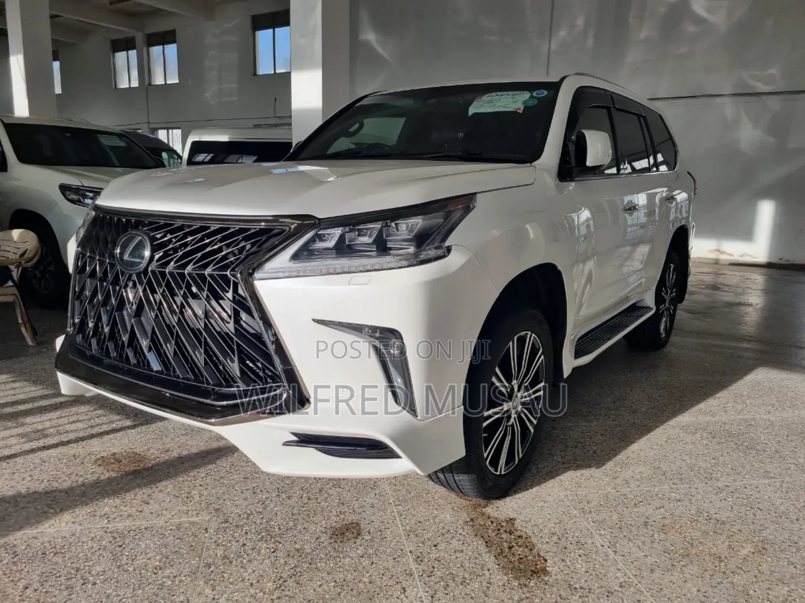 Lexus LX 570 AWD 2020 White