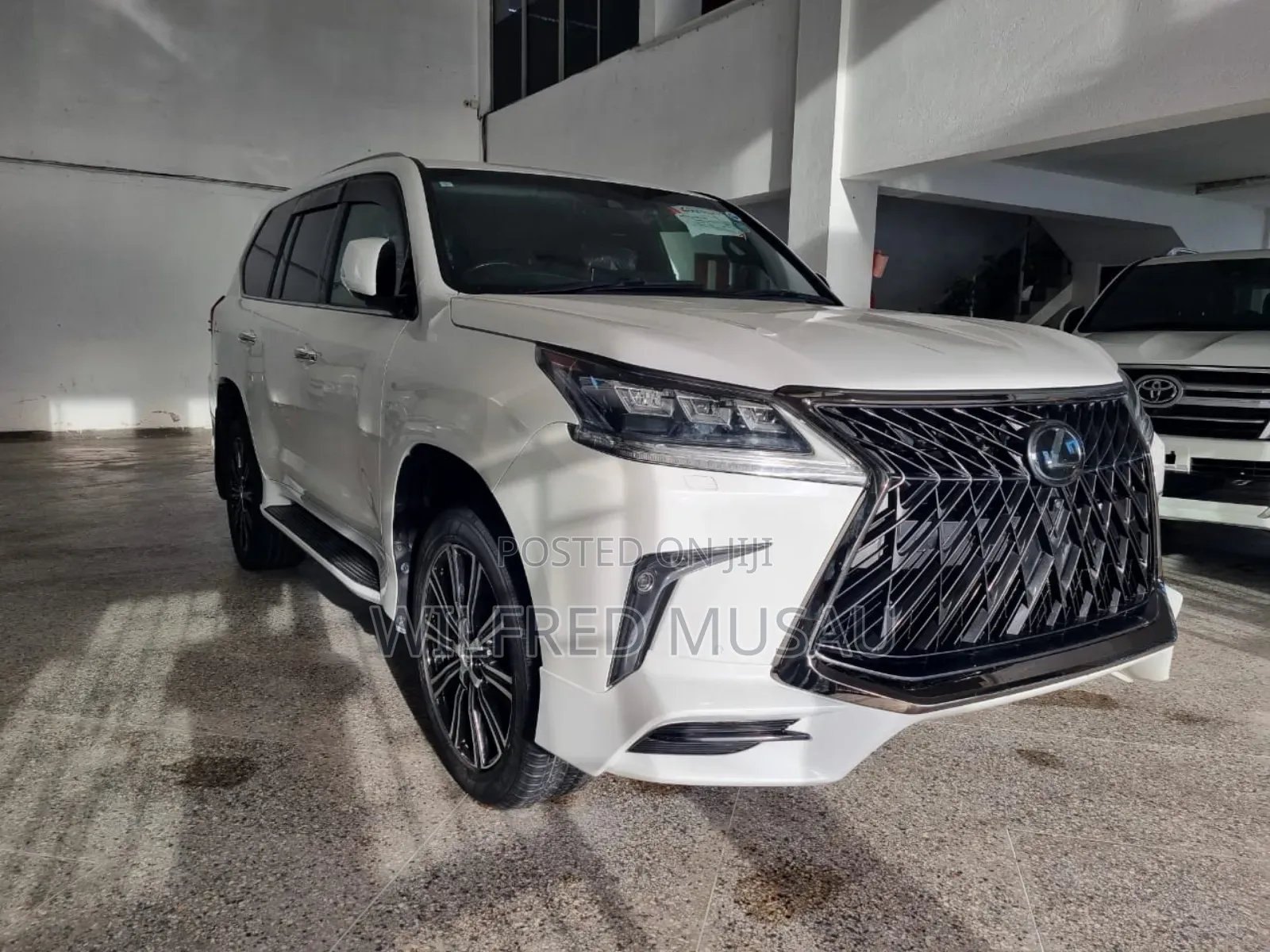 Lexus LX 570 AWD 2020 White