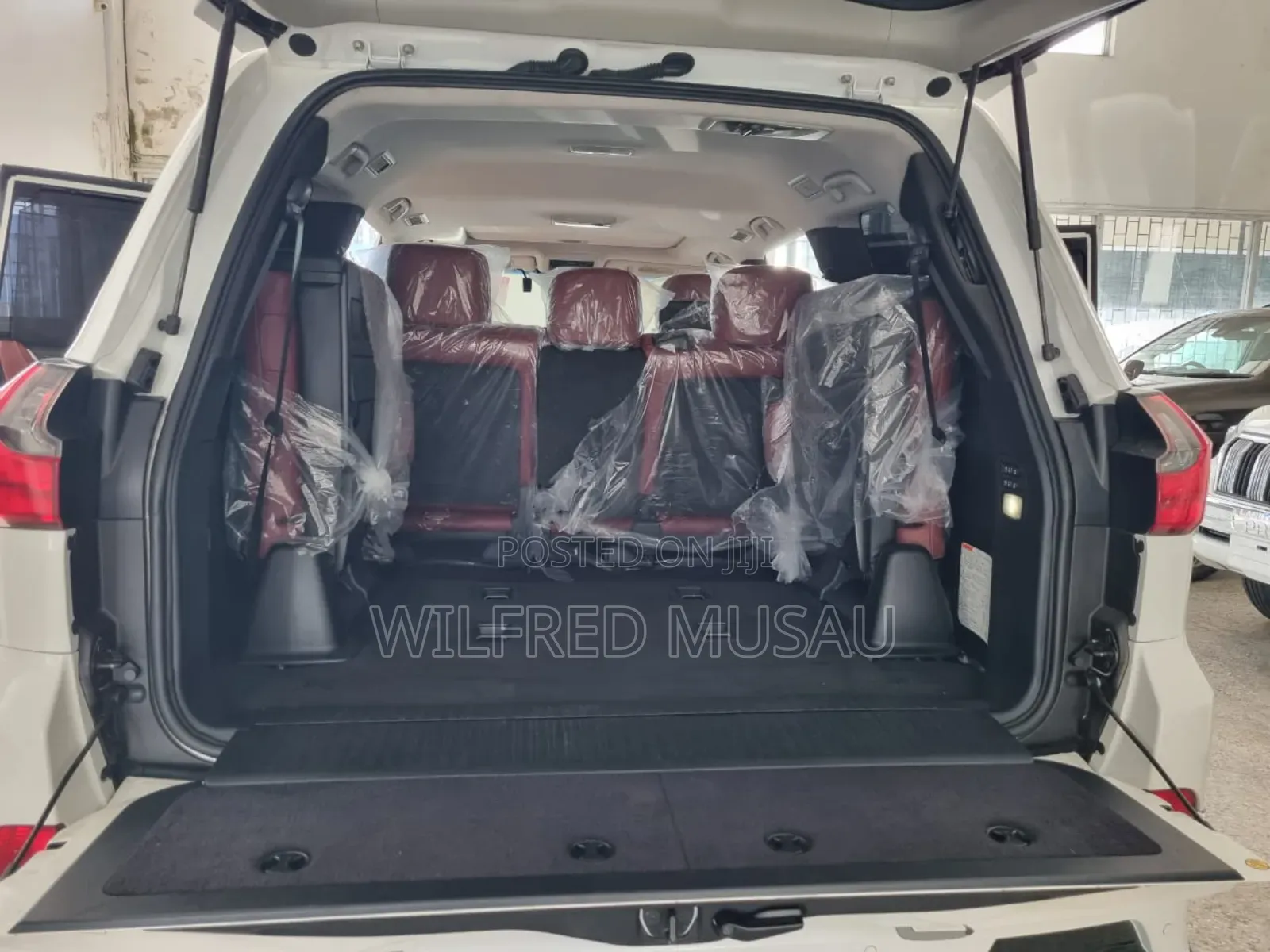 Lexus LX 570 AWD 2020 White