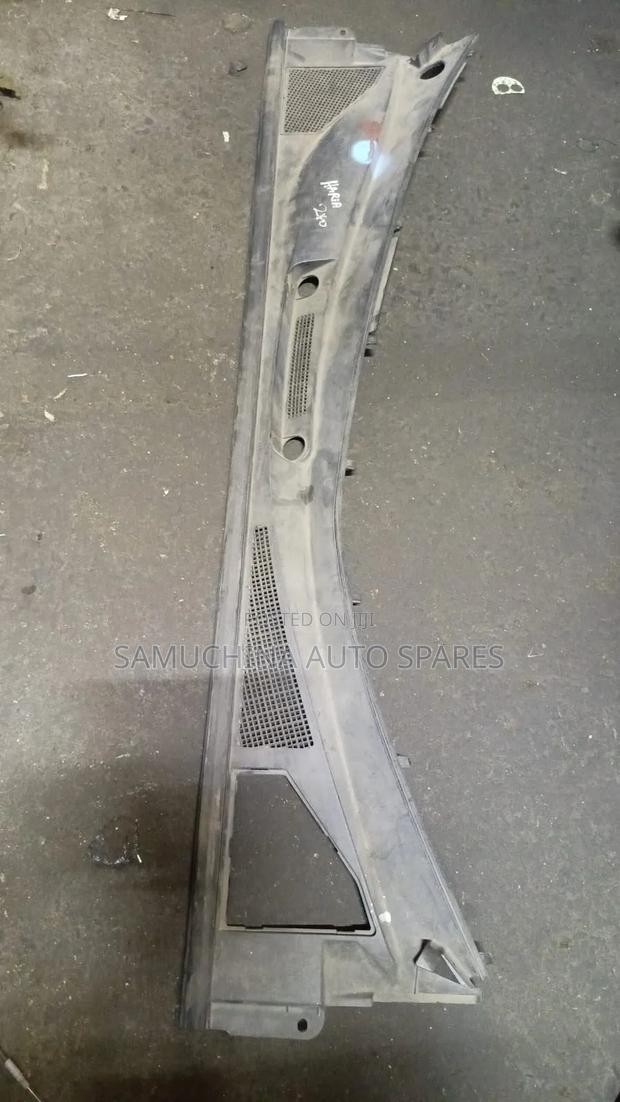 Wiper Panel Toyota Harrier 240 - main view