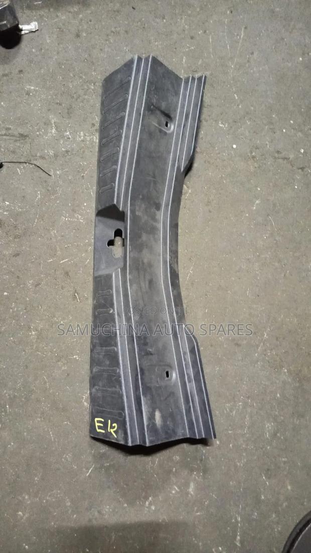 Boot Garnish Nissan Note E12