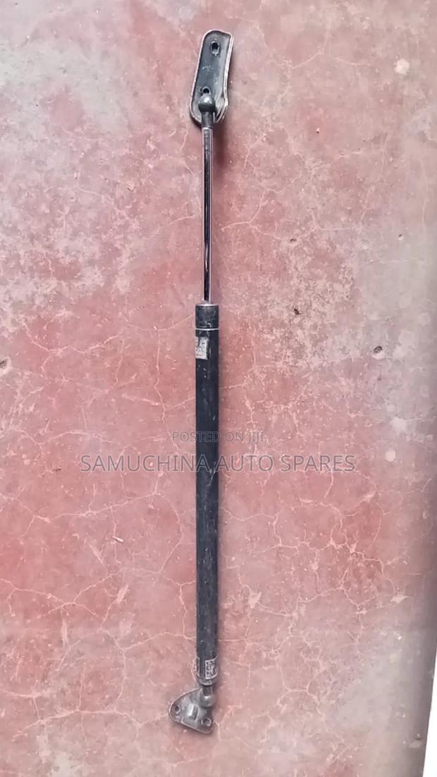 Boot Shock Toyota Noah Zrr70
