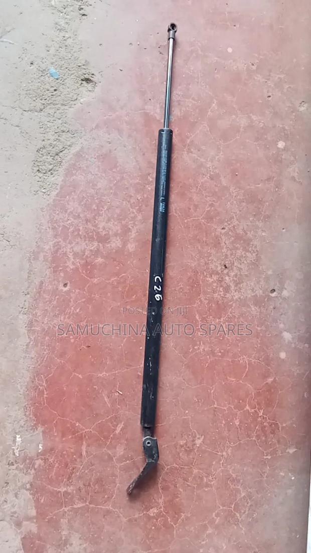 Boot Shock Nissan Serena C26