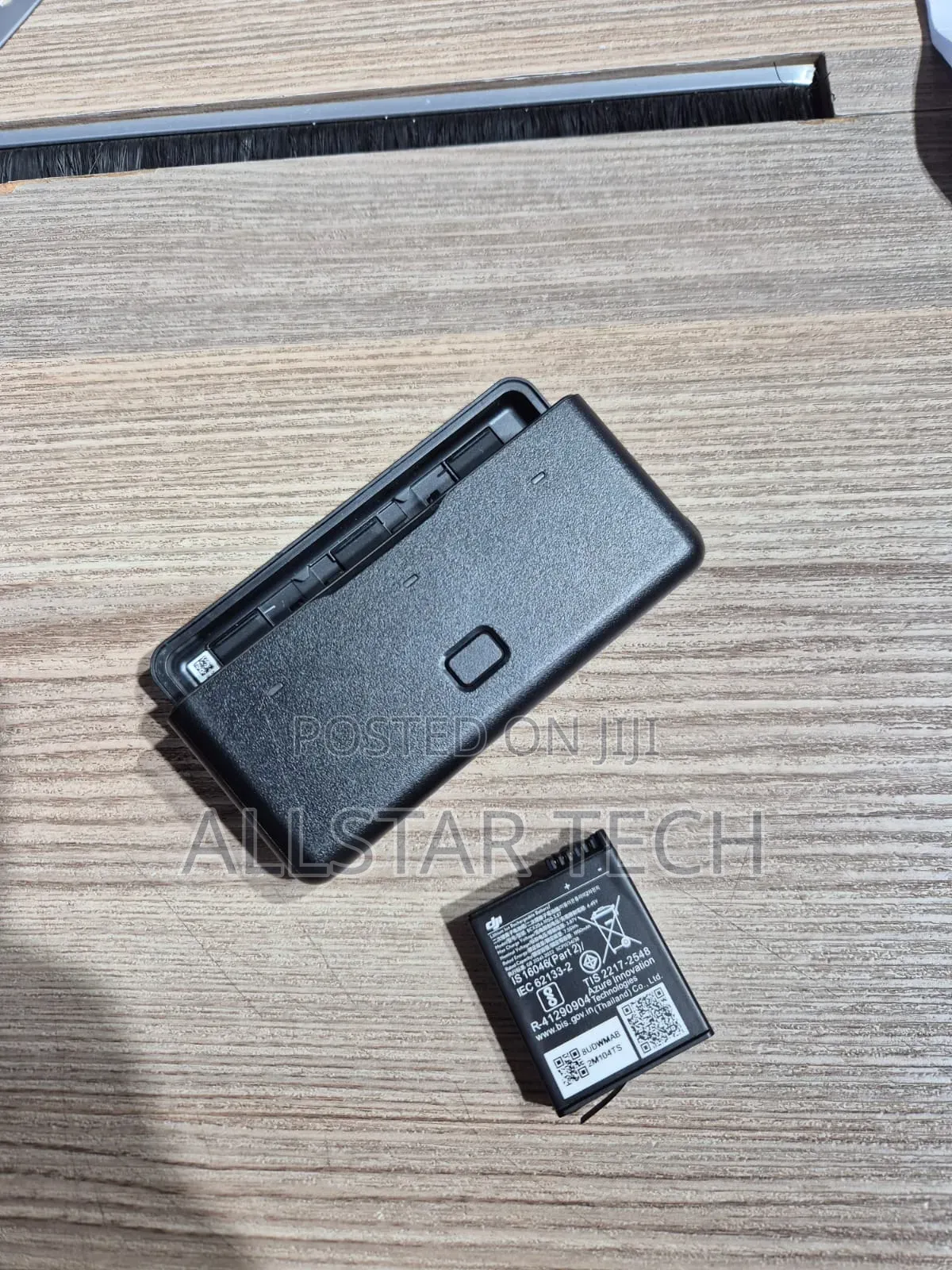 Dji Osmo Action Multifunctional Battery Case With Two Batteries