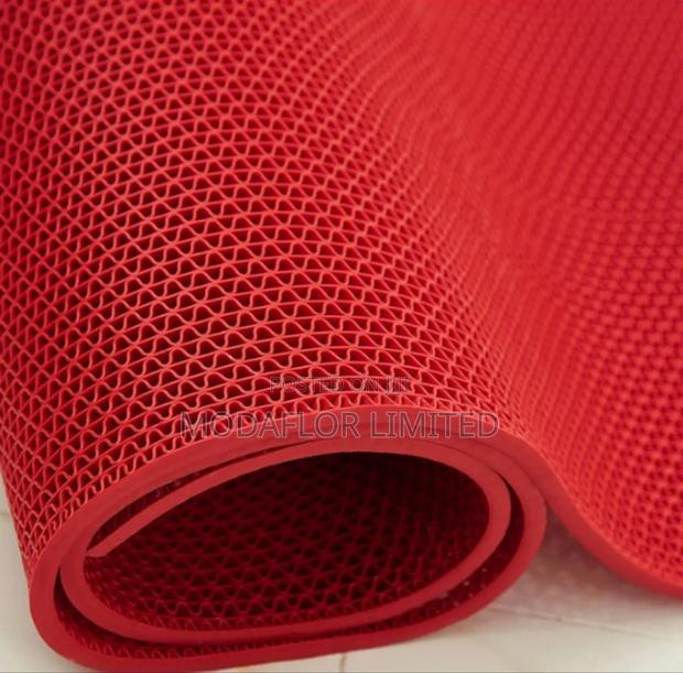 Antislip S Mat for Bathrooms, Kitchens Corridors – Strong Grip - main view