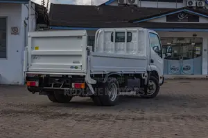 Toyota Dyna 2018 White