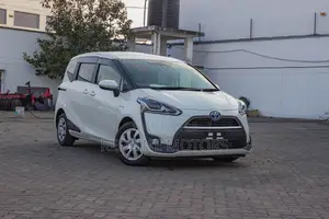 Toyota Sienta 1.5 Hybrid FWD 2018 Off white