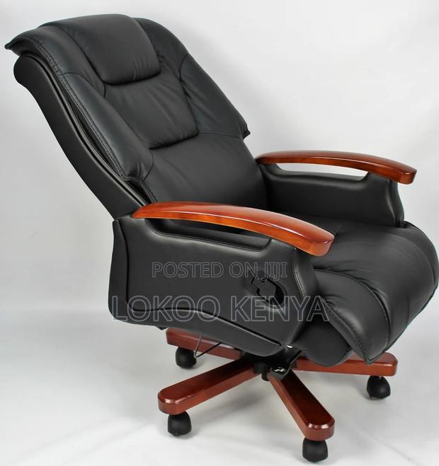 Office Chair : Black Leather Padded Director Office Chair