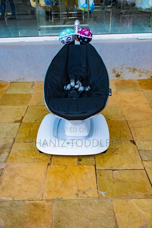 Mamaroo Baby Soother / Baby Swing - main view