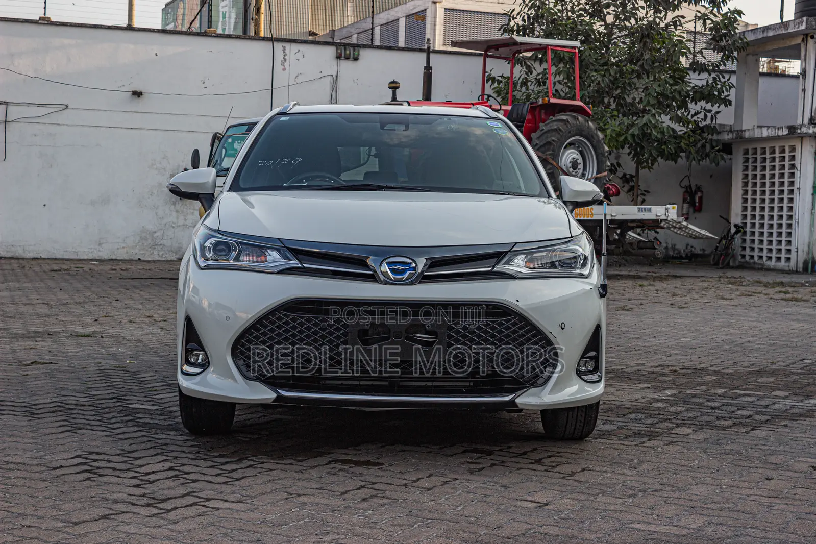 Toyota Corolla Fielder 1.5 Hybrid FWD 2018 Pearl