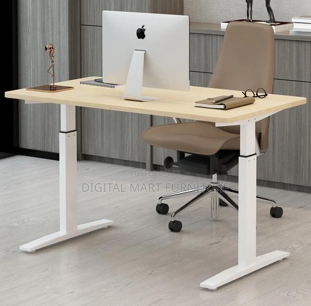 Office Desk: Electrically And Digitalized Office Desk For Co Workers - thumbnail 4