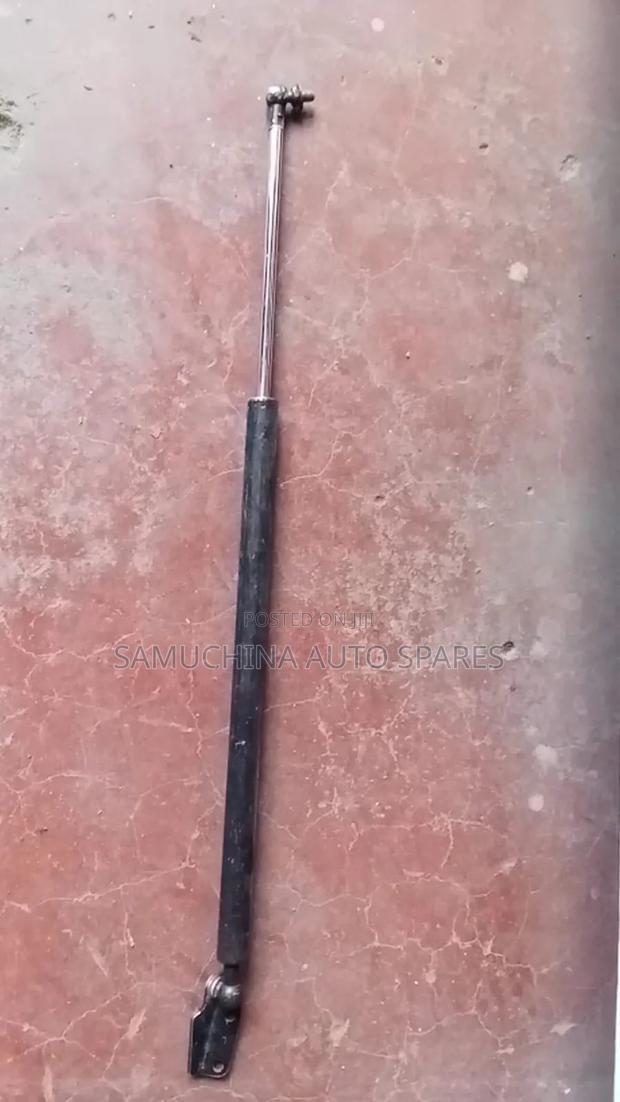 Boot Shock Nissan Wingroad Y12