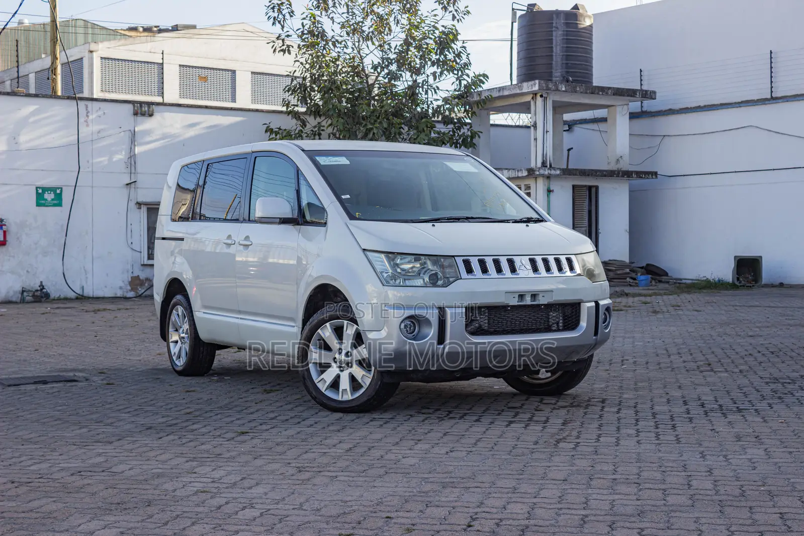 Mitsubishi Delica 2018 Pearl