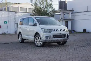 Mitsubishi Delica 2018 Pearl