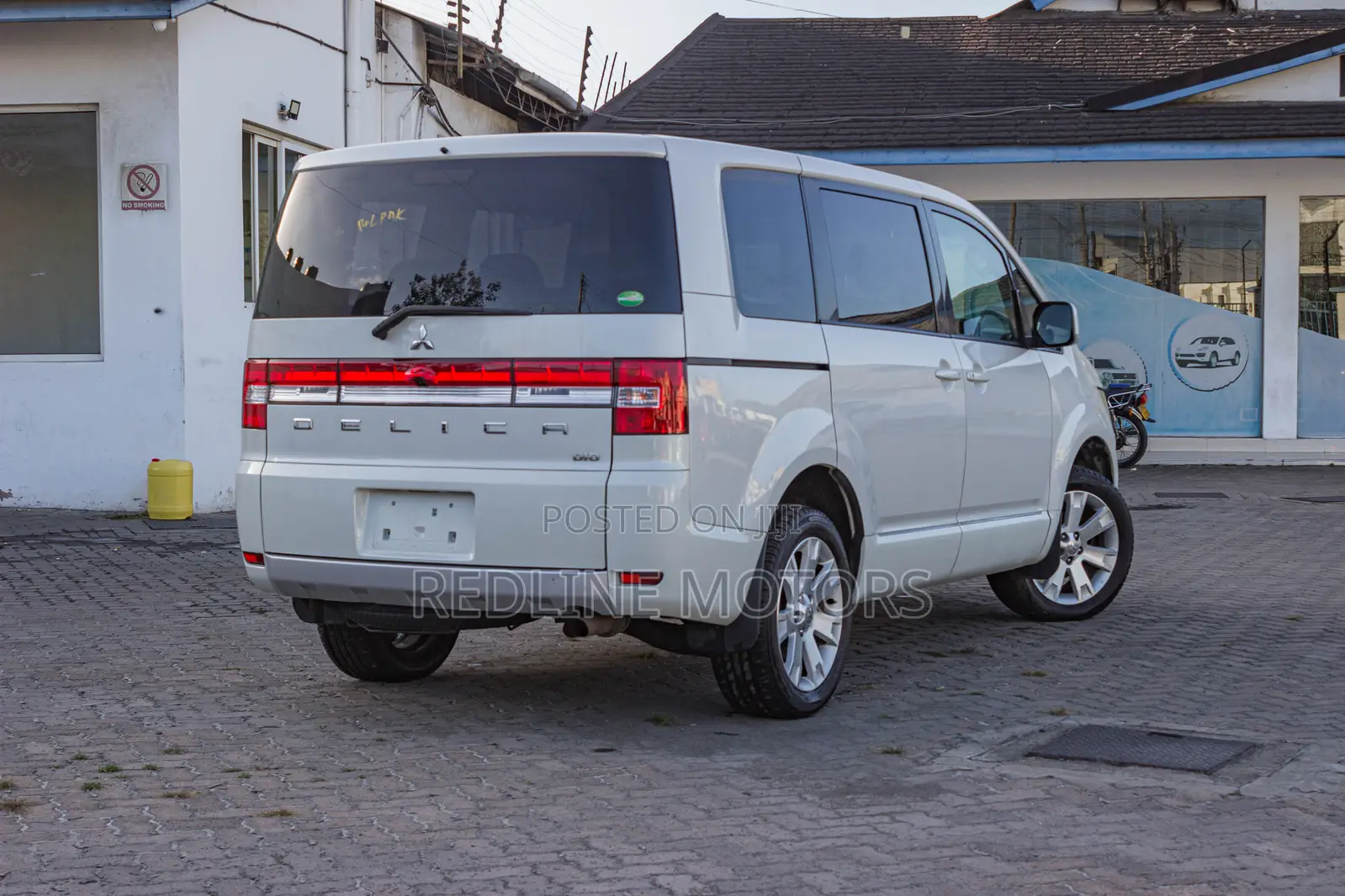 Mitsubishi Delica 2018 Pearl