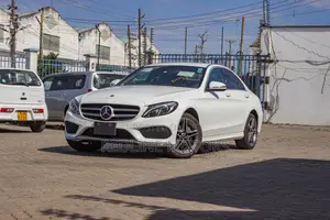 Mercedes-Benz C220 Base 2018 Pearl