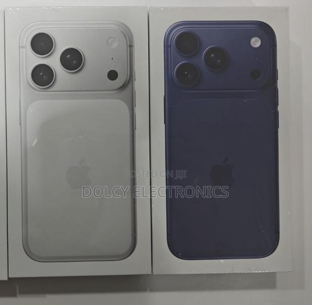 New Apple iPhone 17 Pro Max 256 GB White - main view