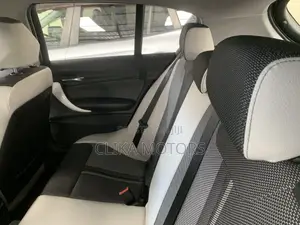 BMW 118i 2018 Blue