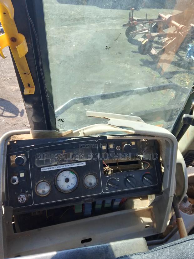 JCB 215 Series Backhoe Loader - thumbnail 3